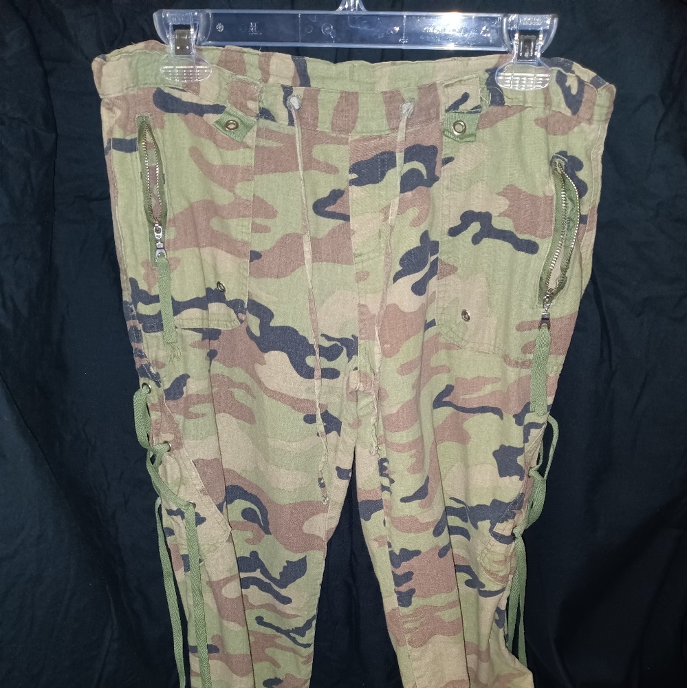 Camo Capri pants
